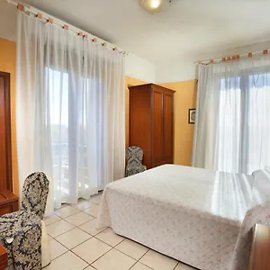 Salus Hotel