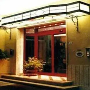 Tonfoni Hotel
